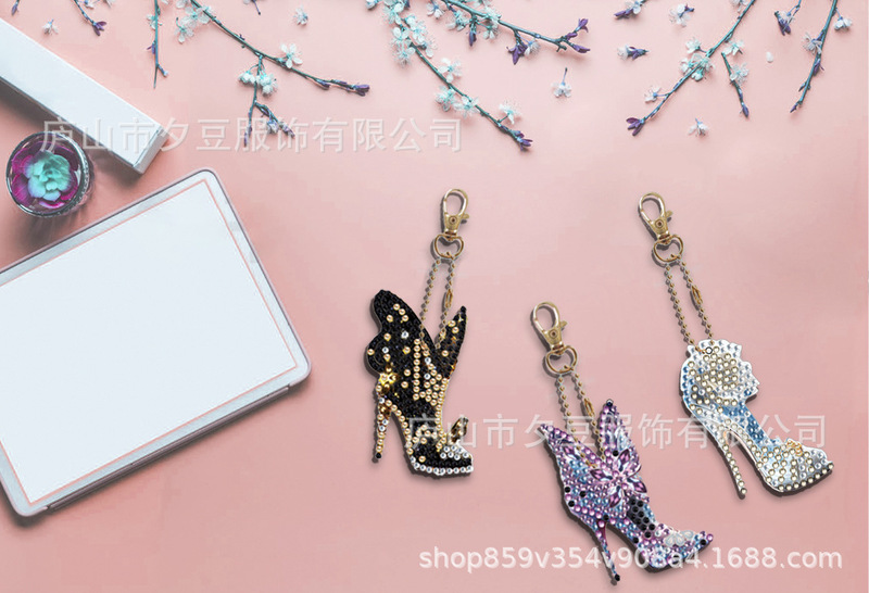 2023 new 5d Diamond painting children's handicraft DIY high heels keychain decorative stickers hanging buckle 2023 new 5d Diamond painting children's handicraft DIY high heels keychain decorative stickers hanging buckle