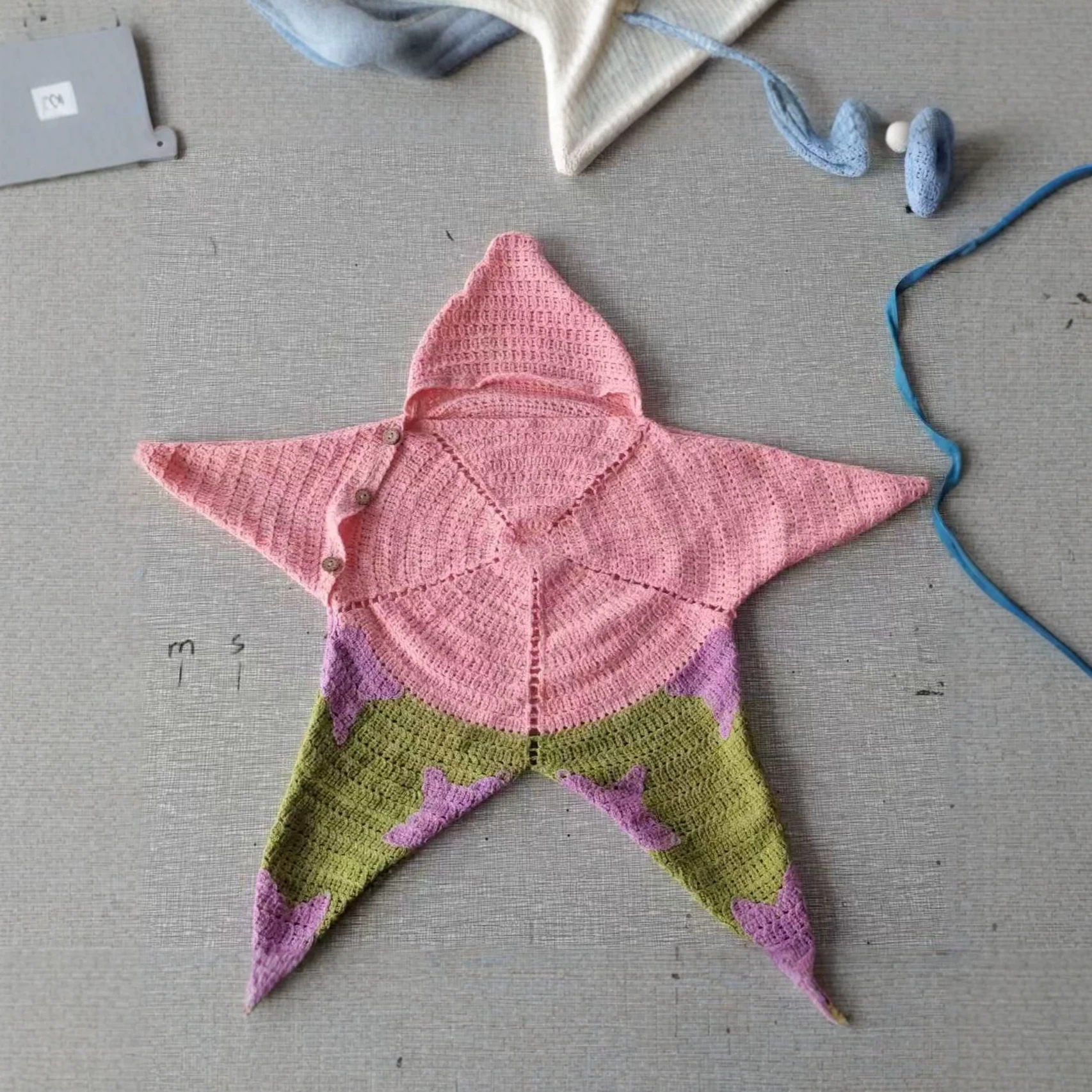Cross-border bestseller Patrick Star baby sleeping bag, starfish newborn knitted wrap, baby hooded one-piece swaddle blanket