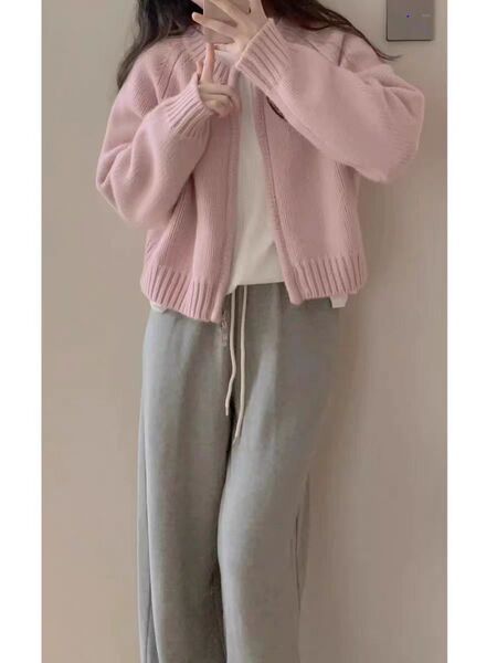 Woolen solid elegant cardigan with a round collar
