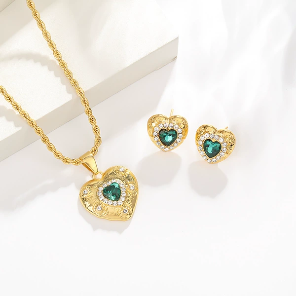 Glass set heart-shaped