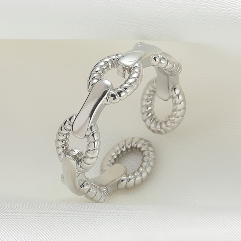 Fashionable small design trend ring with pigtail