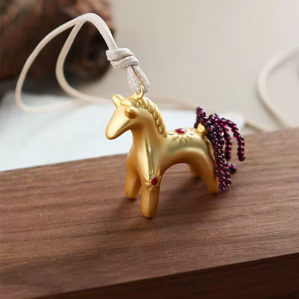 冬季新款抽象小马长款日常毛衣吊坠高级感时尚轻奢小众设计