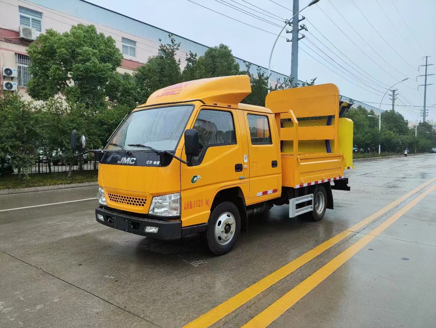 Anti-Collision Buffer Pad Road Maintenance Tunnel Safety Protection Anti-Collision Buffer Truck Highway Maintenance Construction Truck