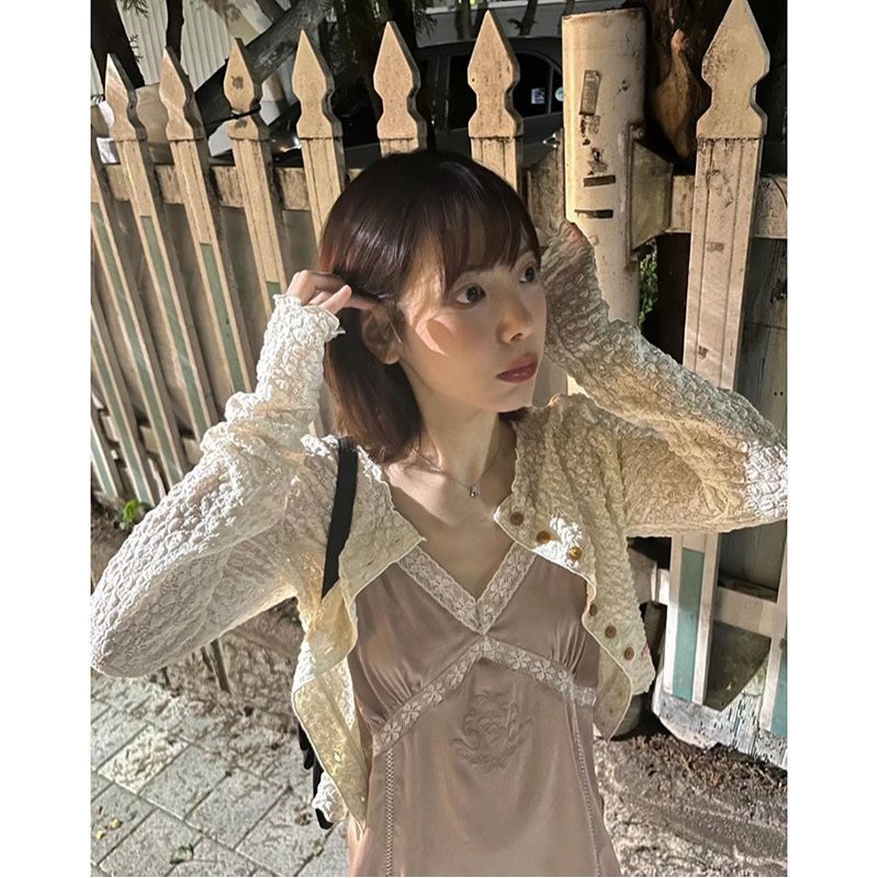 In-Stock Korean-Style White Textured Lace Long-Sleeve Shirt for Women 2025 Korean-Style Ins Casual Design Shirt
