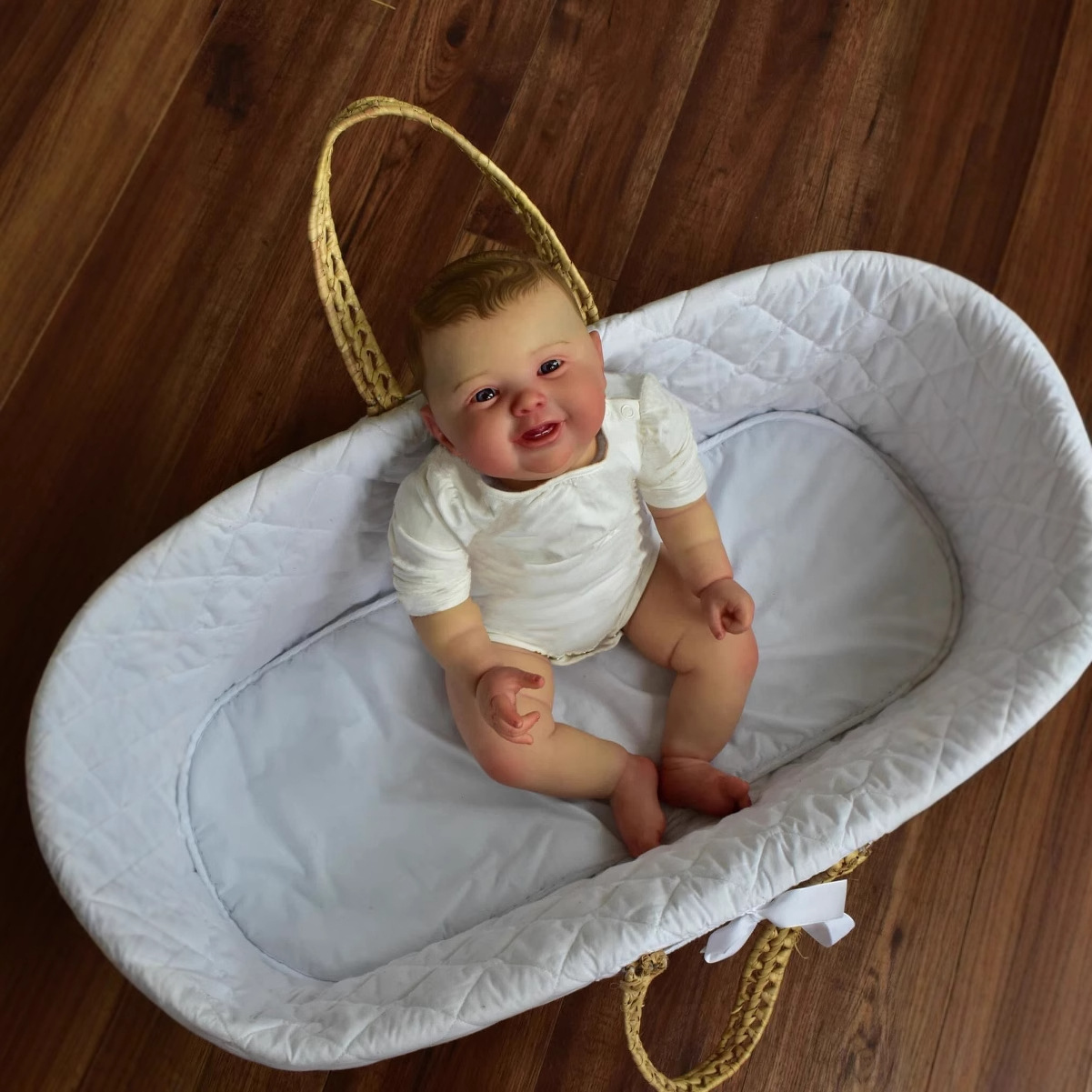 60cm KODI BEAr Reborn Niño de simulación bebé Reborn muñeca de una sola pieza de entrega