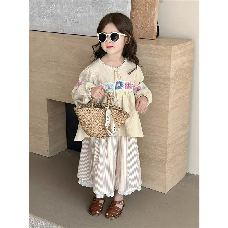 韩国童装2024秋季新款甜美黄色绣花蕾丝拼接娃娃衫女童竖条纹半裙