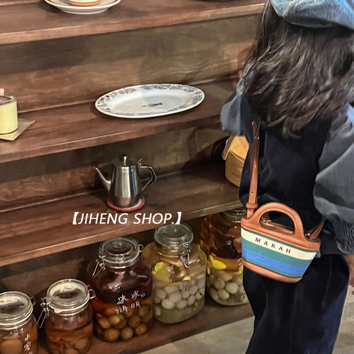 Ins Internet celebrity catwalk style Korean version with contrasting colors children's mini portable vegetable basket crossbody bag women's bag