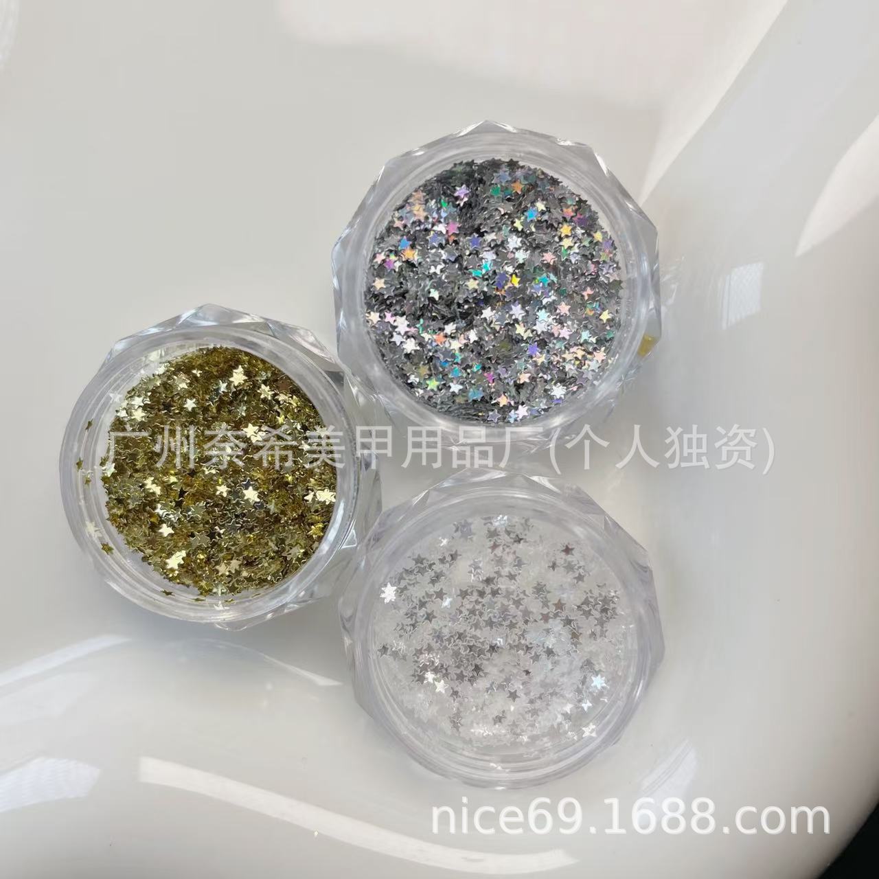 Small universal nail decoration