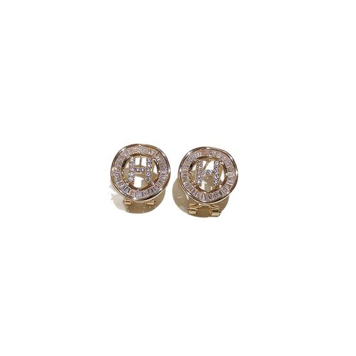 Silver Needle Zircon Flower Pearl Stud Earrings: Delicate, Luxurious, and Exquisitely Chic—A Niche, Versatile Fashion Accessory in White