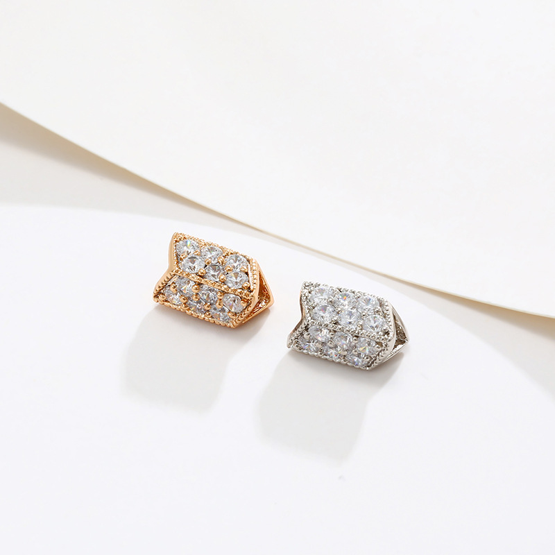 Joyería de Xupe simple moda pequeña Luz de lujo colgante geométrico hembra europeo y americano nicho luz lujo elegante colgante de alta calidad