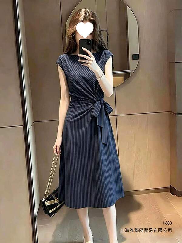 Fashionable and chic strap-waist slimming dress, new summer style, elegant and versatile for commuting Fashionable and chic strap-waist slimming dress, new summer style, elegant and versatile for commuting