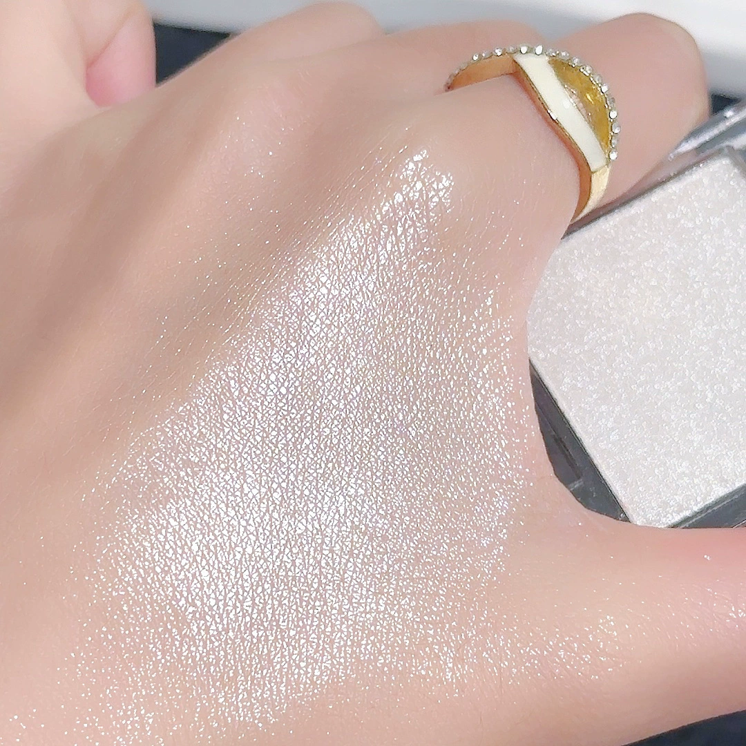 Highlighter, nail sequins, brightening three dimensional contouring palette for face