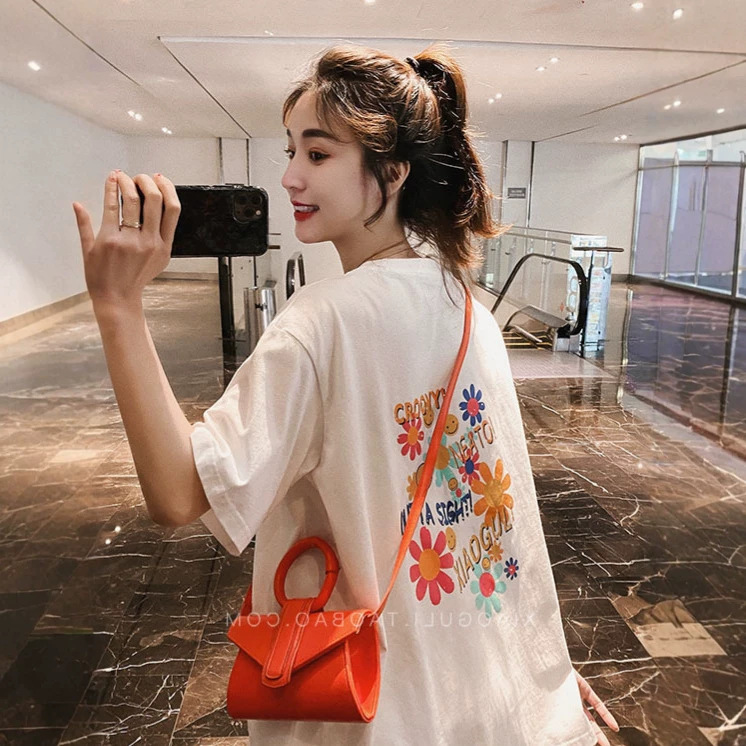 Áo thun nữ cổ tròn cotton in họa tiết hoa mặt trời tay ngắn — đen chi tiết 3