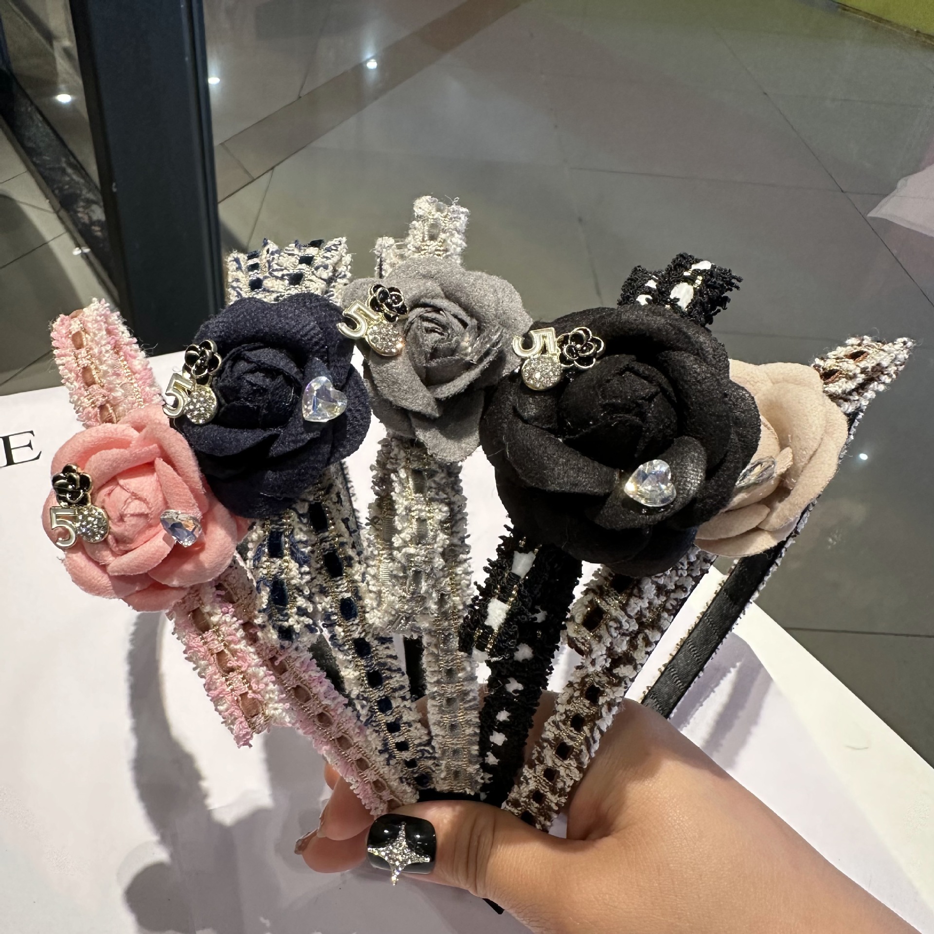 法式小香風水鑽發箍氣質頭箍2024新款山茶花高級感髮飾高顱頂頭飾