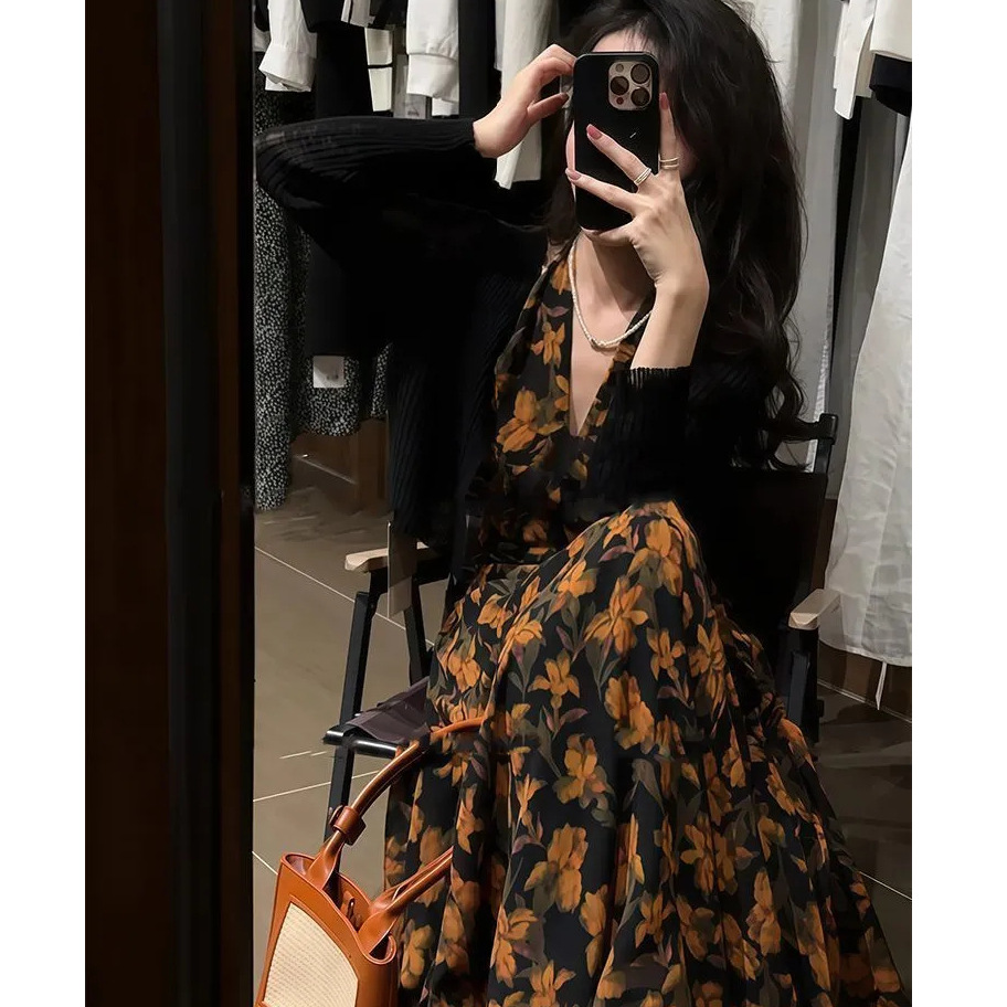 2025 Early Autumn Retro Hong Kong Style Retro Halterneck Dress Two-Piece Set with Long-Sleeved Jacket and Shawl Elegant Long Skirt