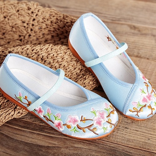 Children's embroidered shoes, ethnic style, old Beijing classical girls' single shoes, student traditional dance cloth shoes, one-piece drop shipping