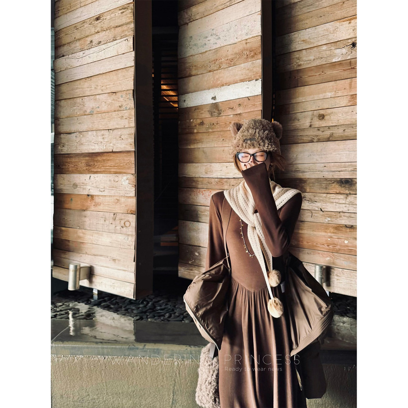 Thermal Locking Wool V-Neck Slimming Base Knit Dress for Women, Autumn and Winter Stretchy Slim-Fit Long Dress with Elegance Thermal Locking Wool V-Neck Slimming Base Knit Dress for Women, Autumn and Winter Stretchy Slim-Fit Long Dress with Elegance