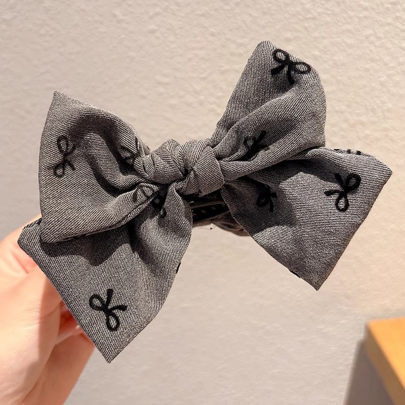 Clip de mariposa gris