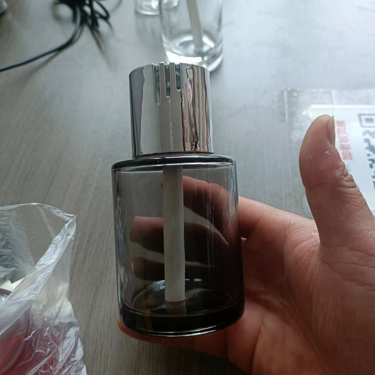 厂家批发香薰瓶 香水瓶车载香薰瓶 家居扩香瓶大容量圆形香薰无火