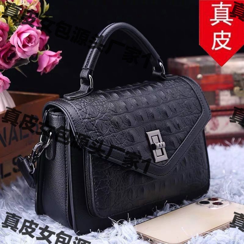 2024 New Single Shoulder Messenger Bag Ladies Outing Cowhide Bag Middle-Aged Handbag Genuine Leather Bag