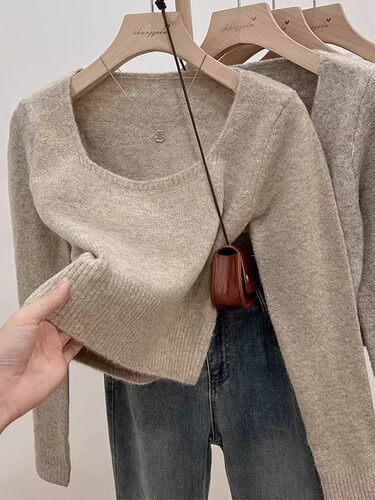 Women's soft and fluffy short-sleeved knit sweater with square collar, suitable for little figures, winter and autumn, thick and warm, can be worn as a base layer or outerwear