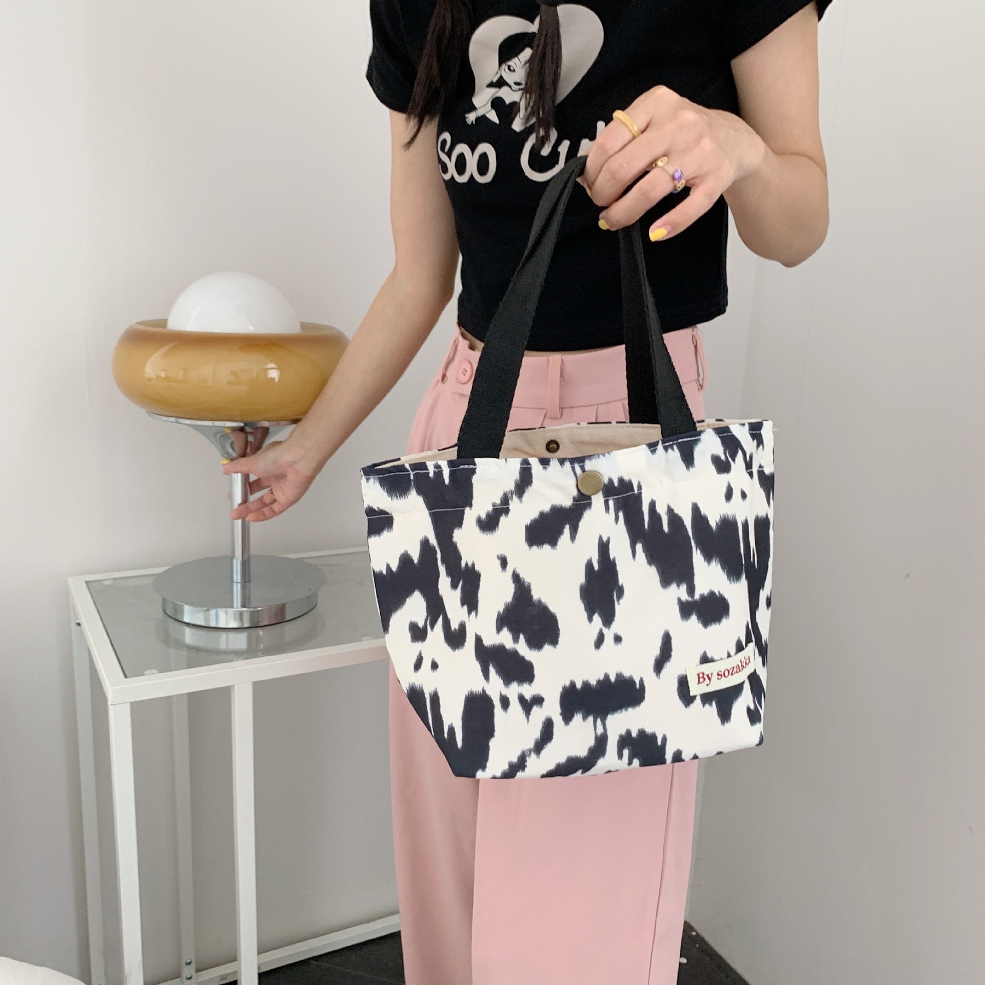 26274 New artistic and fresh hand-held bento bag, casual ladies' hand-held bag supply, snack storage bag Item Picture