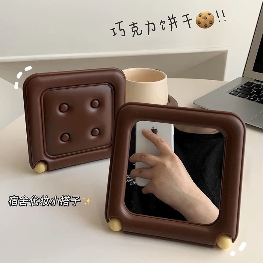 新しいチョコレート創意ビスケット折りたたみ化粧鏡多機能ins化粧台携帯可愛い寮学生