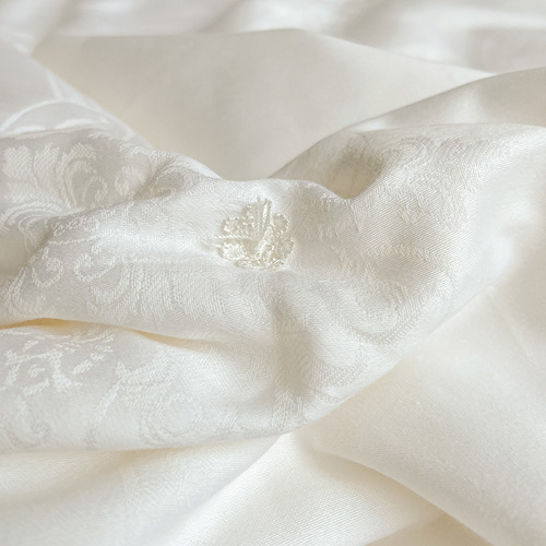 New cotton jacquard mulberry silk quilt universal for all seasons double palace cocoon mother-in-law quilt thickened silk quilt quilt core wholesale