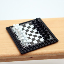 Dollhouse迷你娃娃屋微缩国际象棋黑桌台磁吸配件场景迷你模型