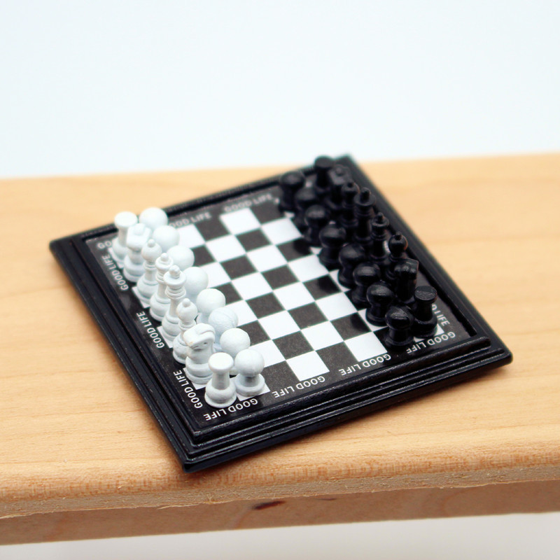 Dollhouse迷你娃娃屋微缩国际象棋黑桌台磁吸配件场景迷你模型