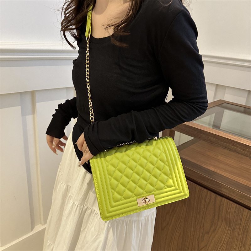 Xiaoxiangfeng lujoso ligero bolso de cadena de diamante de moda 2024 nuevo nicho universal textura alta mochila de hombro de moda