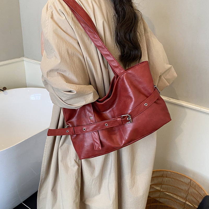 2025韩系慵懒风女包包秋季新款软皮大容量时尚皮带装饰通勤单肩包|undefined
