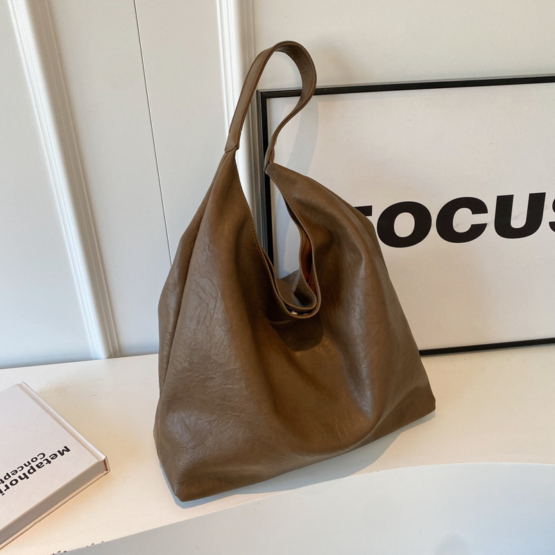 秋冬レトロ大容量バッグ女性2023新型流行爆金洋気百合シングルバッグファッションバケツバッグ