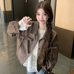 アメリカのレトロな気質の高級感のある皮の服のコートの女性の秋の新型のクールなギャルの百合の機関車の服のジャケットの上着