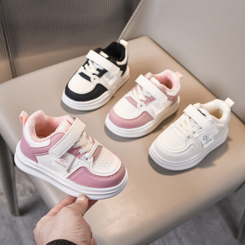 Children's shoes for wholesale, autumn and winter new boy's sports shoes, girl's lined medium and small children's board shoes, winter warm children's shoes