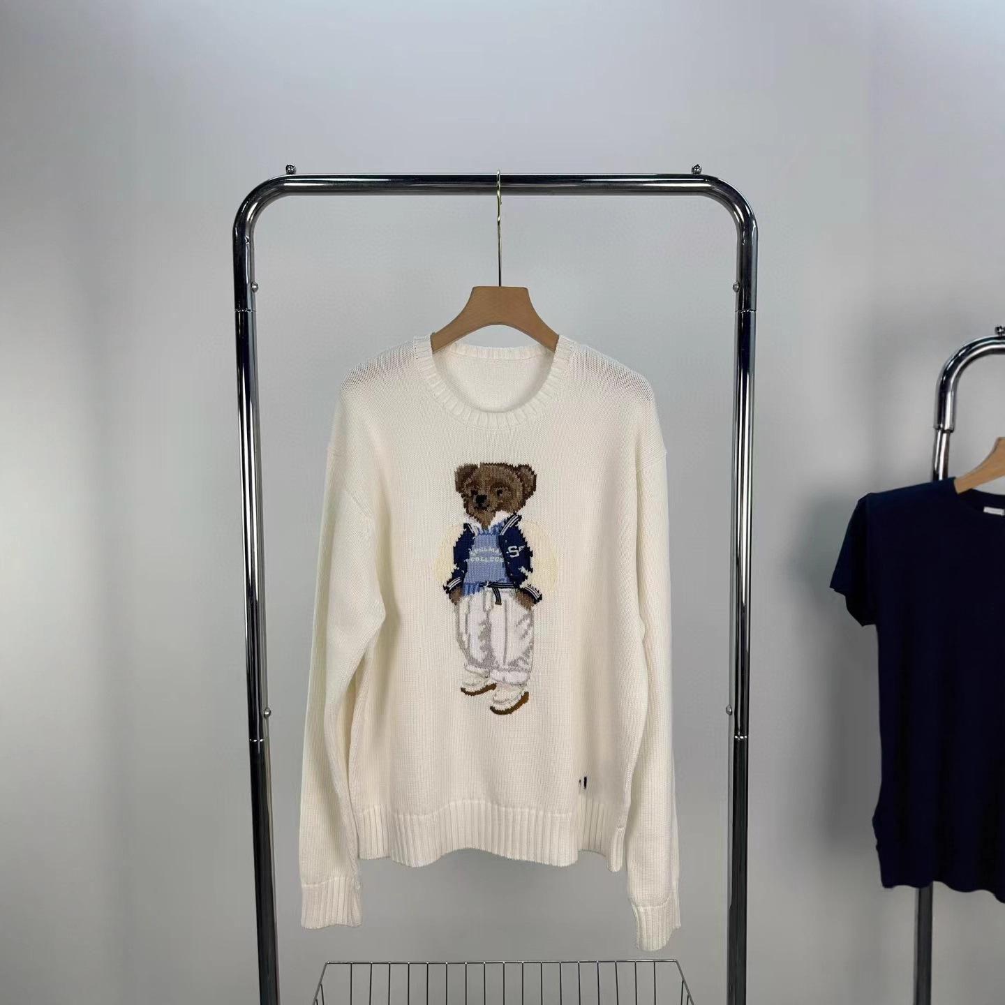 25新款秋冬女装毛衣针织衫小熊重工织花圆领长袖套头宽松版时尚百