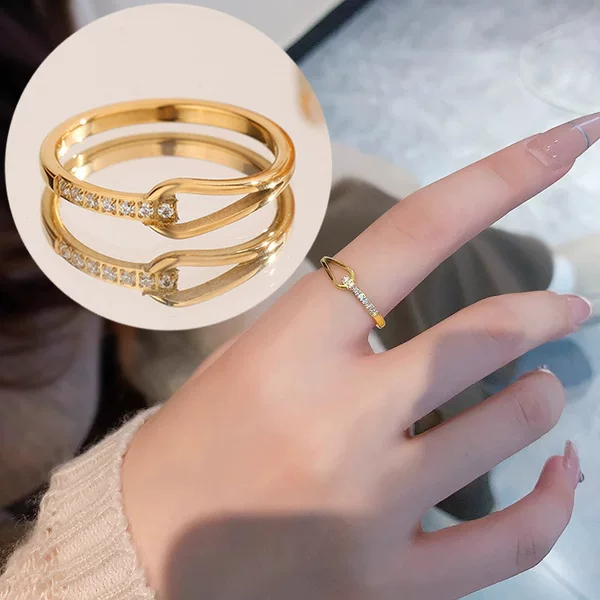 Light Luxury Fashion Hollow Water Drop Seven-Diamond Titanium Steel Ring for Women, Niche Design with a High-End Feel, Vacuum Electroplated Diamond-Studded Ring