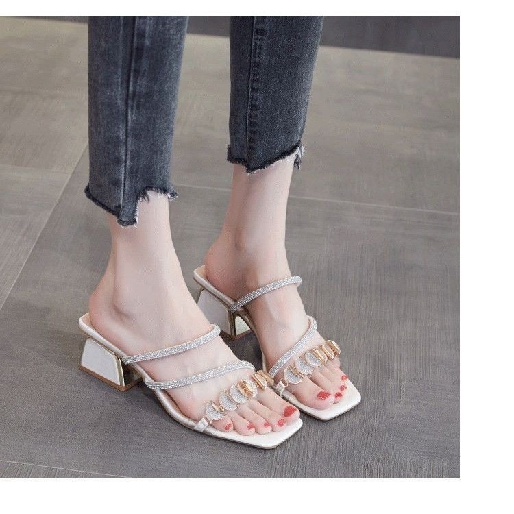 2026 verano nuevo diamante zapatillas de tacón medio zapatillas de tacones altos de moda zapatillas de tacones gruesos mujeres