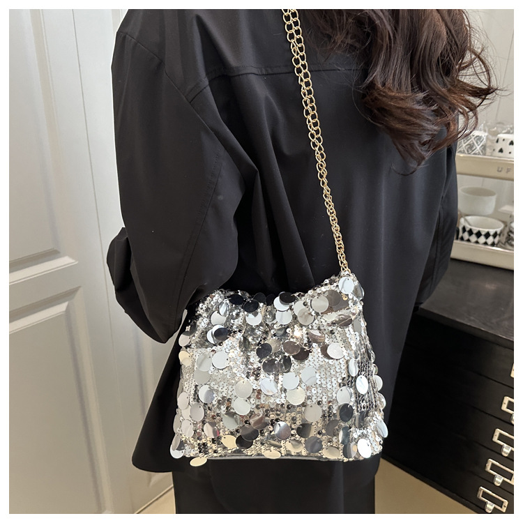 315g Weight Polyester Lining Material Chain Fashion Element Magnetic Buckle Closure Type Single Shoulder Strap Strap Type Crossbody Bag Bags Type Holiday, Daily Occasion Sequin Material Women's Backpack Backpack Solid Color Pattern All Seasons Season Women's Gender Elegant, Classic Style Style Bucket Shape Women's Sequin Solid Color Elegant Classic Style Chain Bucket Magnetic Buckle Crossbody Bag 1