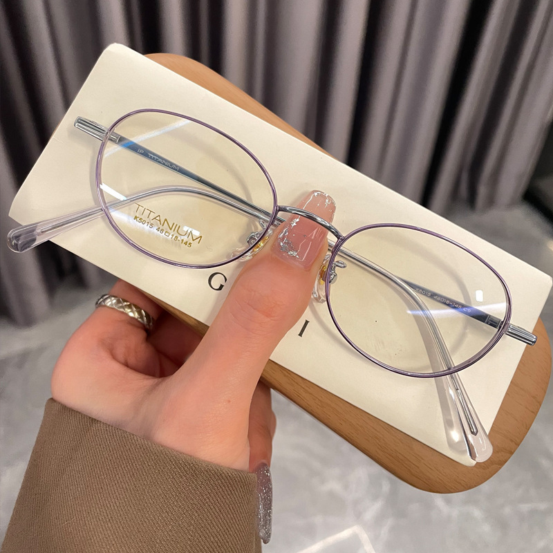 クールで高知性な女性向け、超軽量チタンフレームの小顔用楕円形近視メガネ。度数調整可能。|undefined