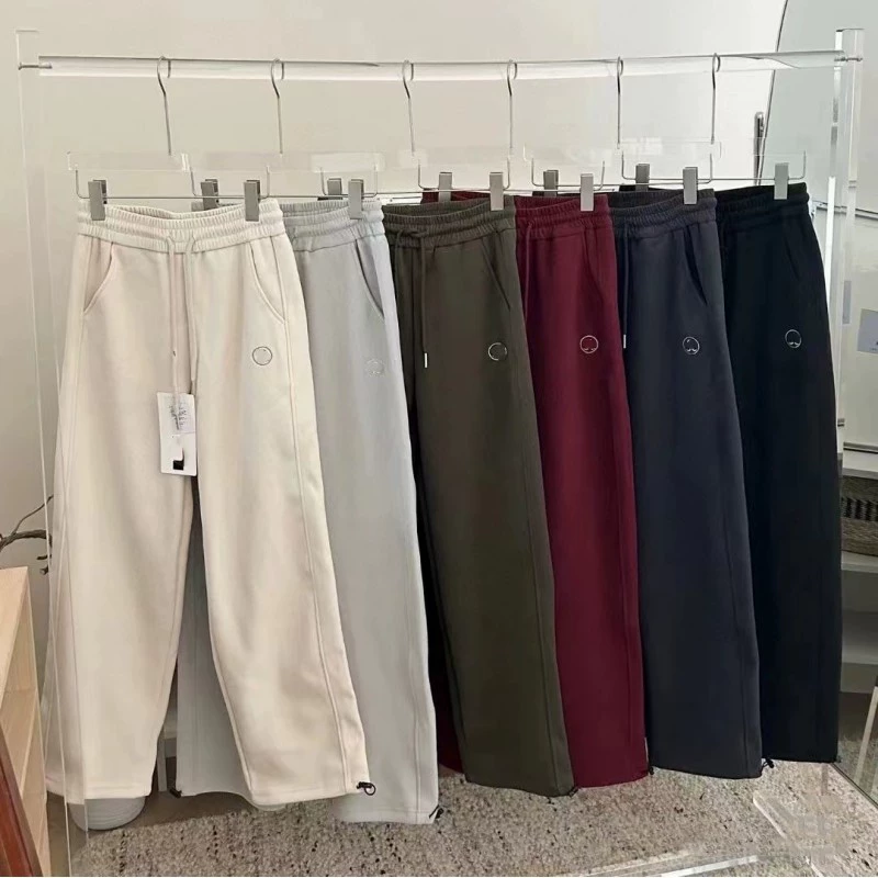 Семья Sangpo LU с двумя ветровыми штанами