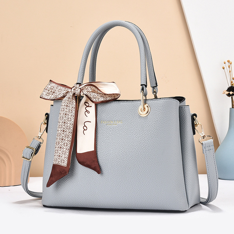 Bolsa de mano bolsas de mediana edad bolsas de mujeres bolsas de hombro bolsas de comercio exterior accesorios bufandas de seda decentes bolsas de fábrica de Taizhou