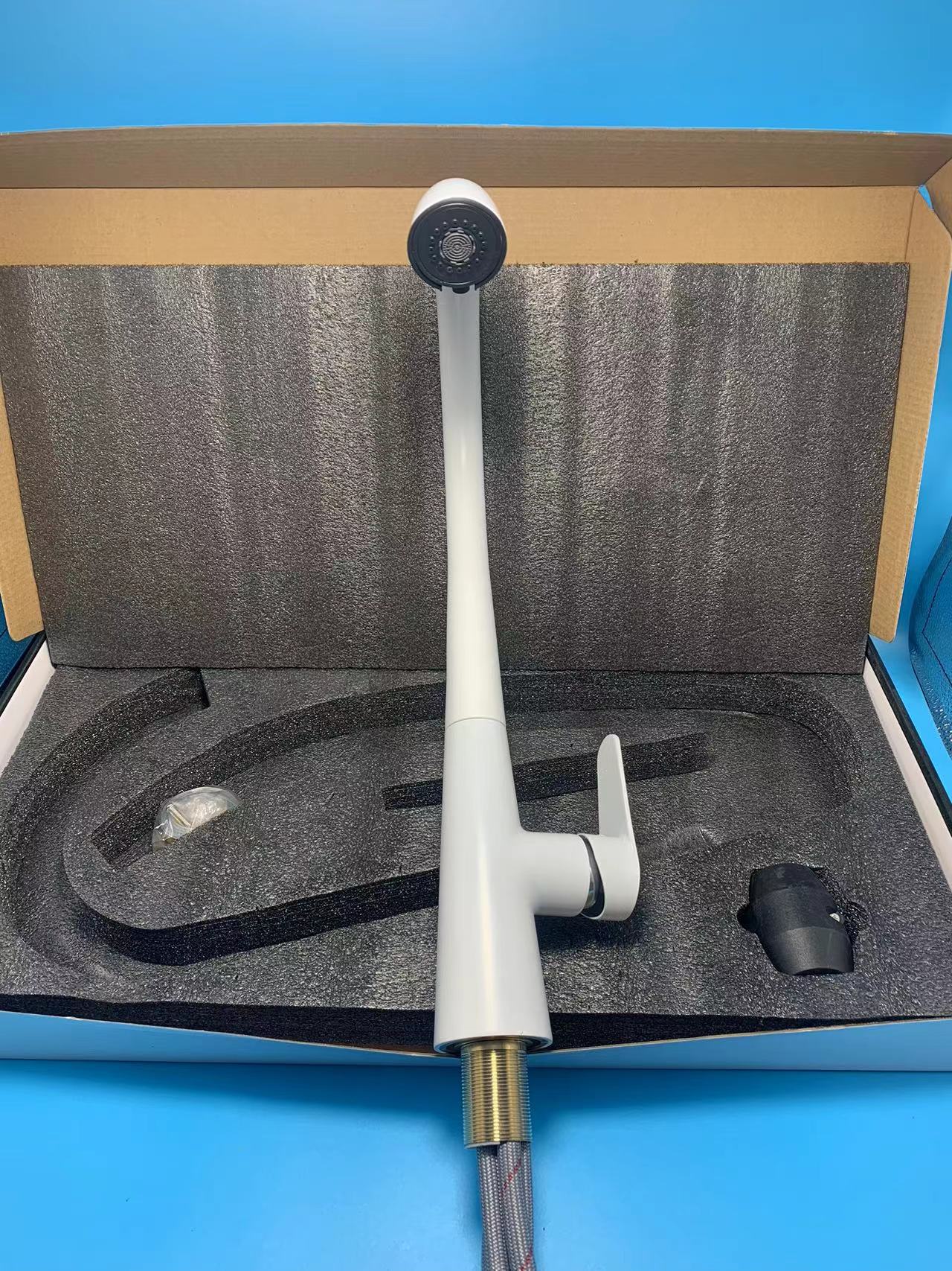 Household kitchen pull-out hot and cold water faucet, sink, sink, retractable splash-proof faucet, white undefined