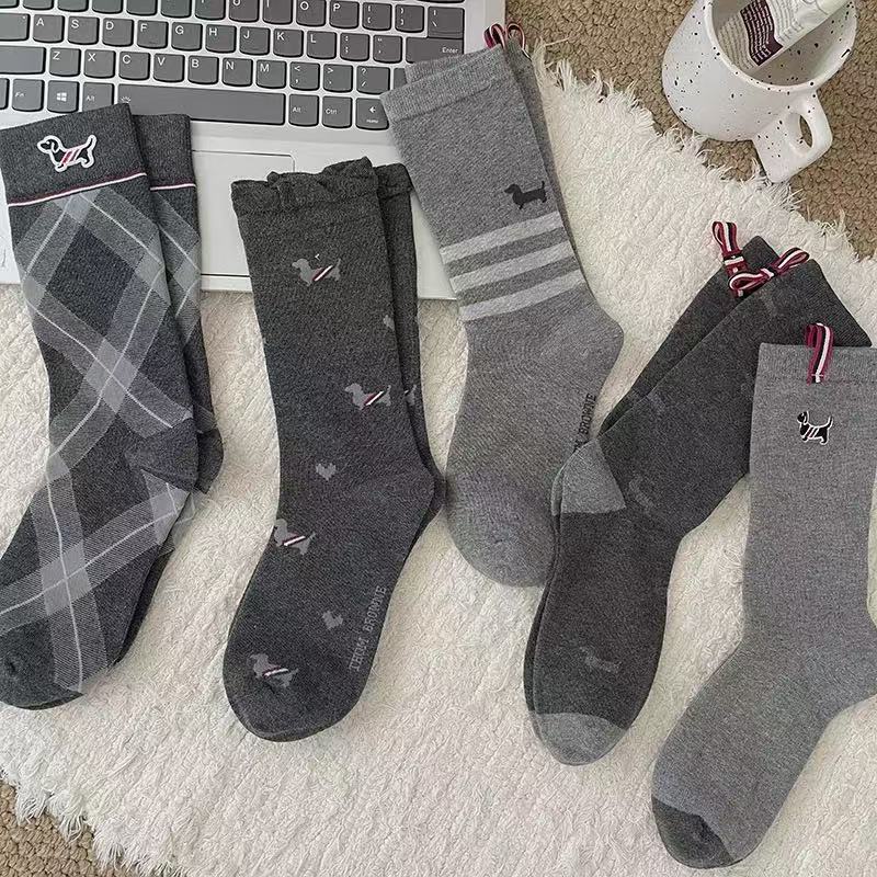 Dachshund Socks for Women, Mid-Calf, Spring and Autumn Design, Ins Cartoon Personality, Seamless Slouch Socks, Wholesale Dachshund Socks for Women, Mid-Calf, Spring and Autumn Design, Ins Cartoon Personality, Seamless Slouch Socks, Wholesale