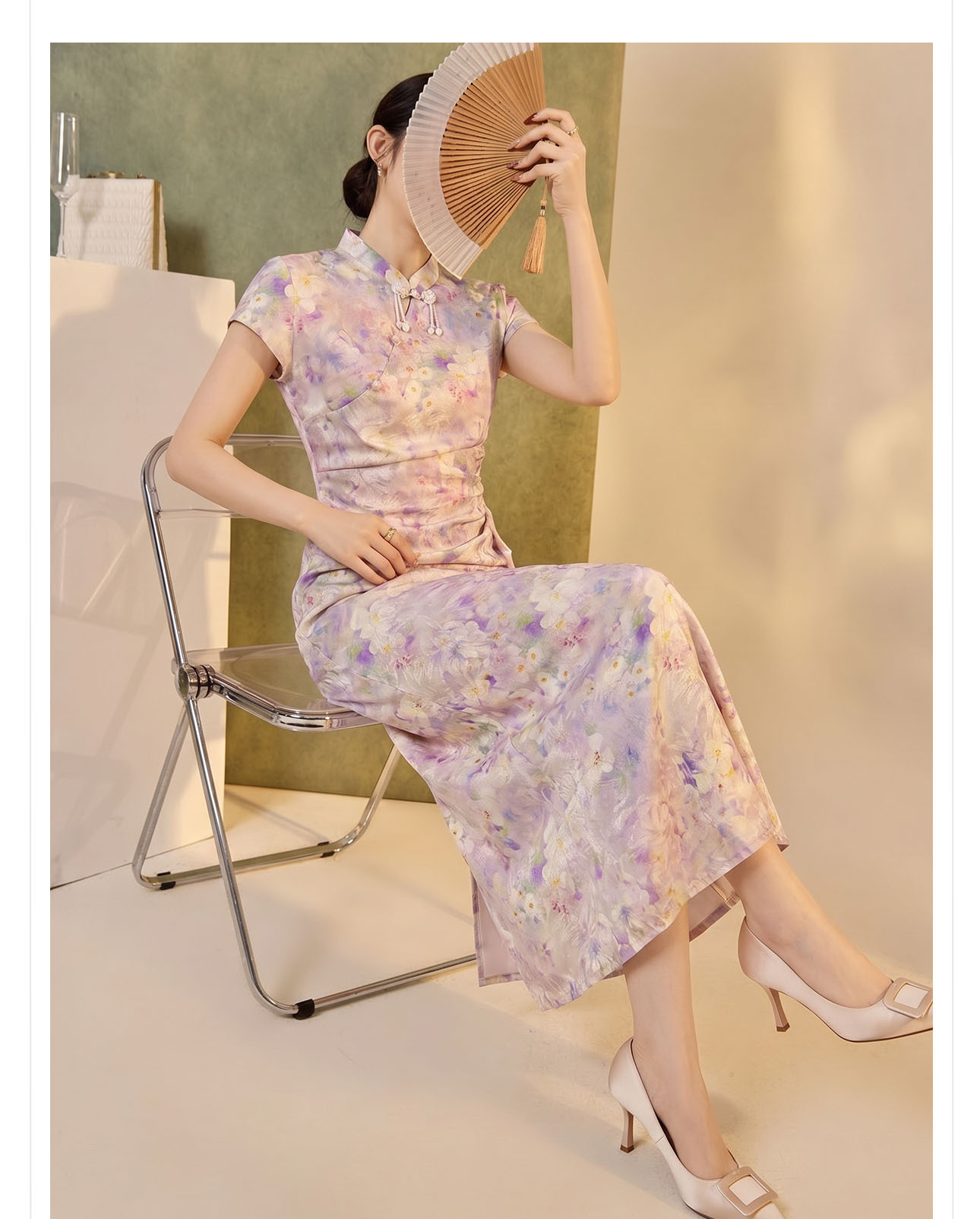 Đầm dài nữ nhuộm hoa cổ đứng thắt lưng nếp gấp chẻ tà — màu tím chi tiết 4