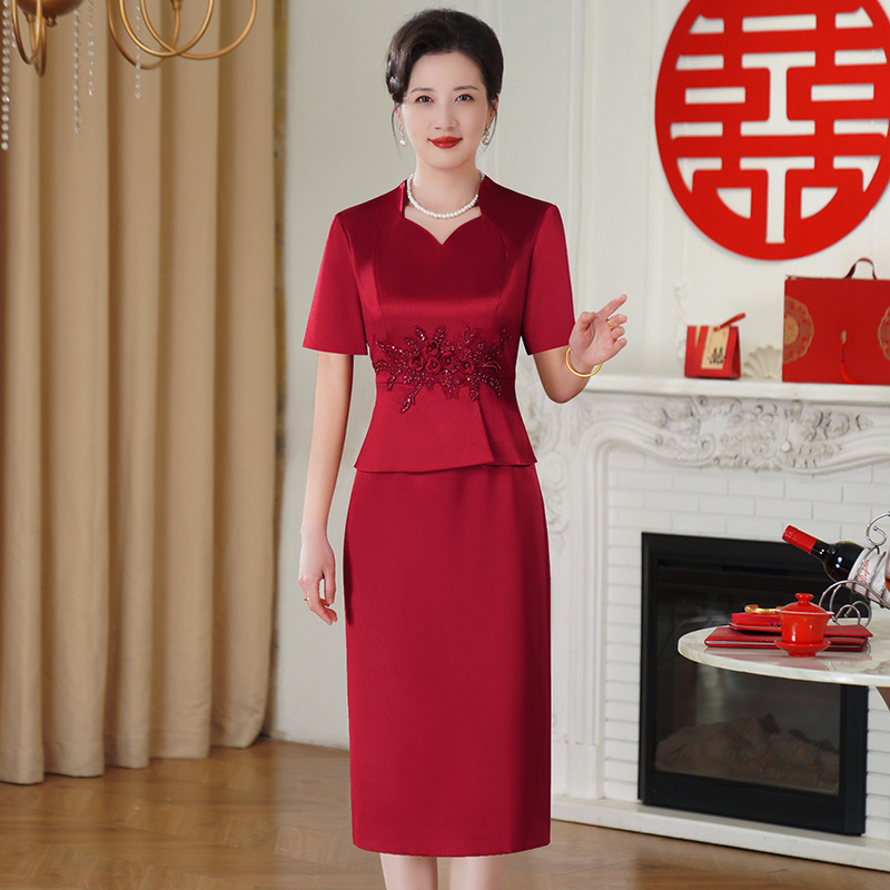 新型のウェディングドレスの新しい中国式の喜姑の結婚披露宴は中高年の女性のお母さんの夏服の若い国風のワンピースを詰めます。|undefined