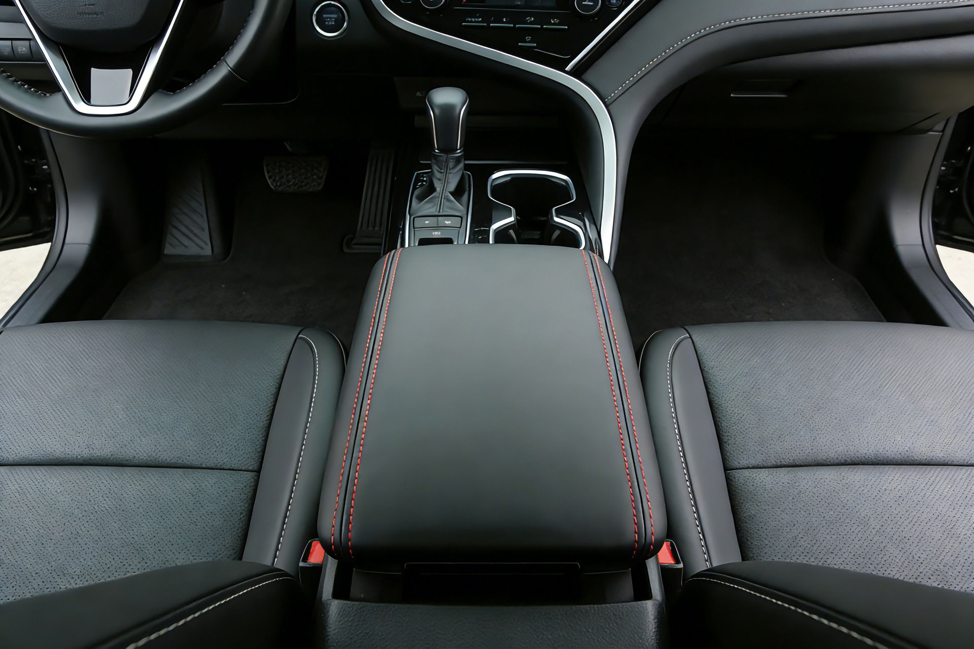 Suitable for 24-26 Models of the Ninth-Generation Camry Armrest Box Cover, Microfiber Leather Armrest Box Protective Cover, Wear-Resistant and Dirt-Resistant