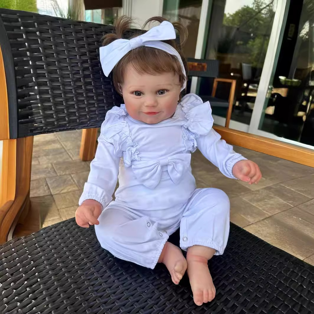 Muñeca de simulación de 60 cm Maddie pintada a mano muñeca de alta gama suministro transfronterizo de un agente de distribución