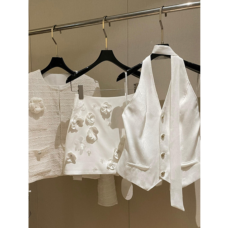 French-Style Small Fragrant Halter Neck Vest for Women, 2026 Summer New Pure Desire Style, Slim Fit, Sleeveless Top