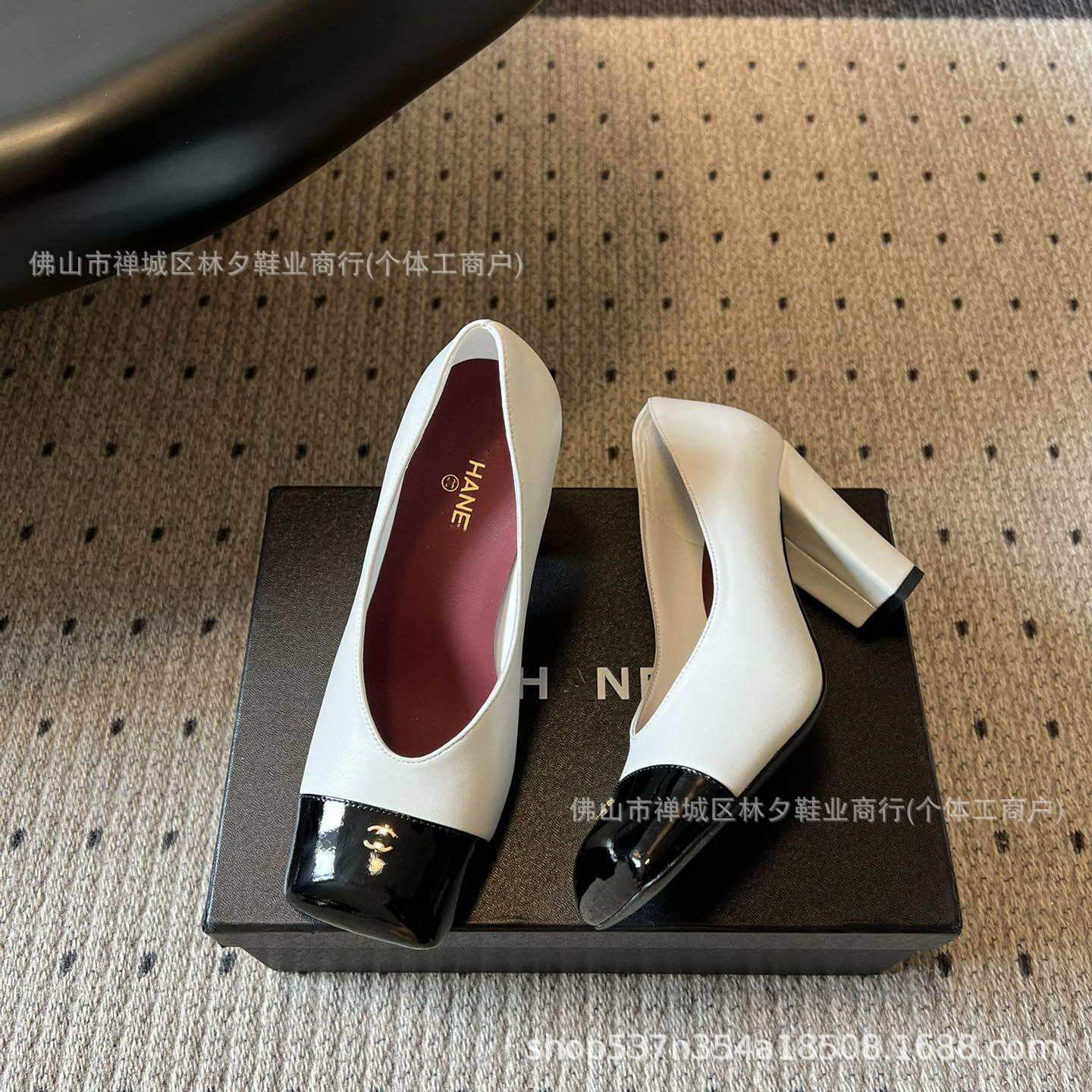 Chanel-style double C square-toed color-blocked chunky heel high-heeled shoes, comfortable and fashionable for daily commuting, versatile flat shoes for women